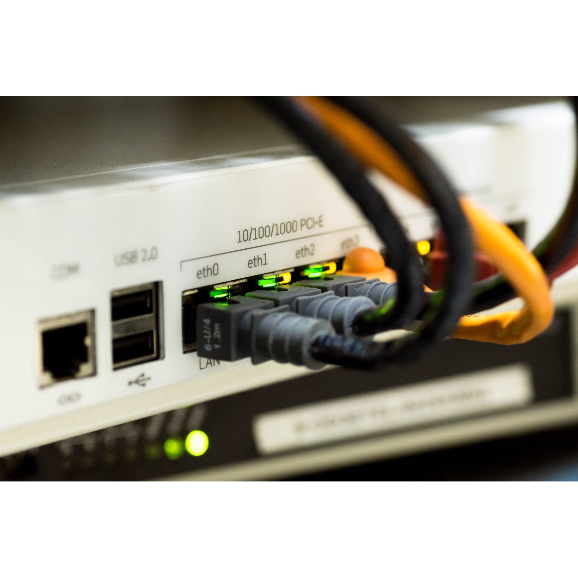 Automatically Detecting and Fixing Internet Outages on IT Equipment