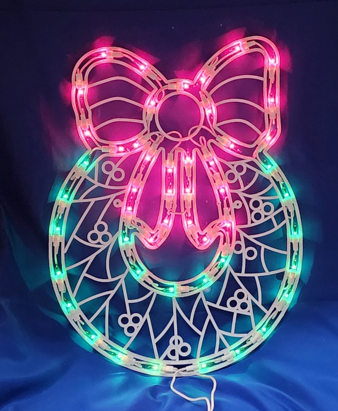 50 Light Christmas Sculpture: Wreath - 17" x 12"