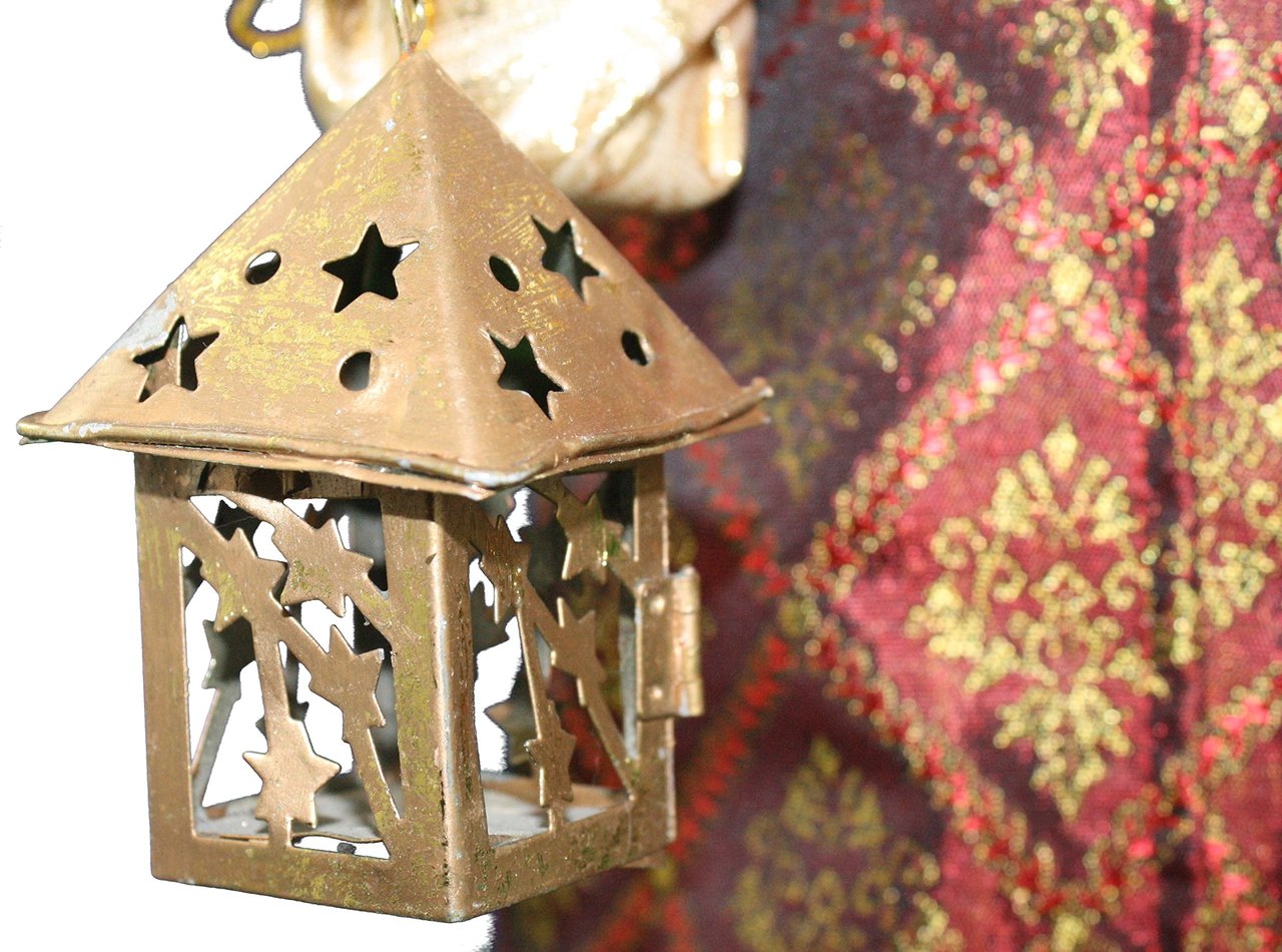 Burgandy Gold Santa - 20" "