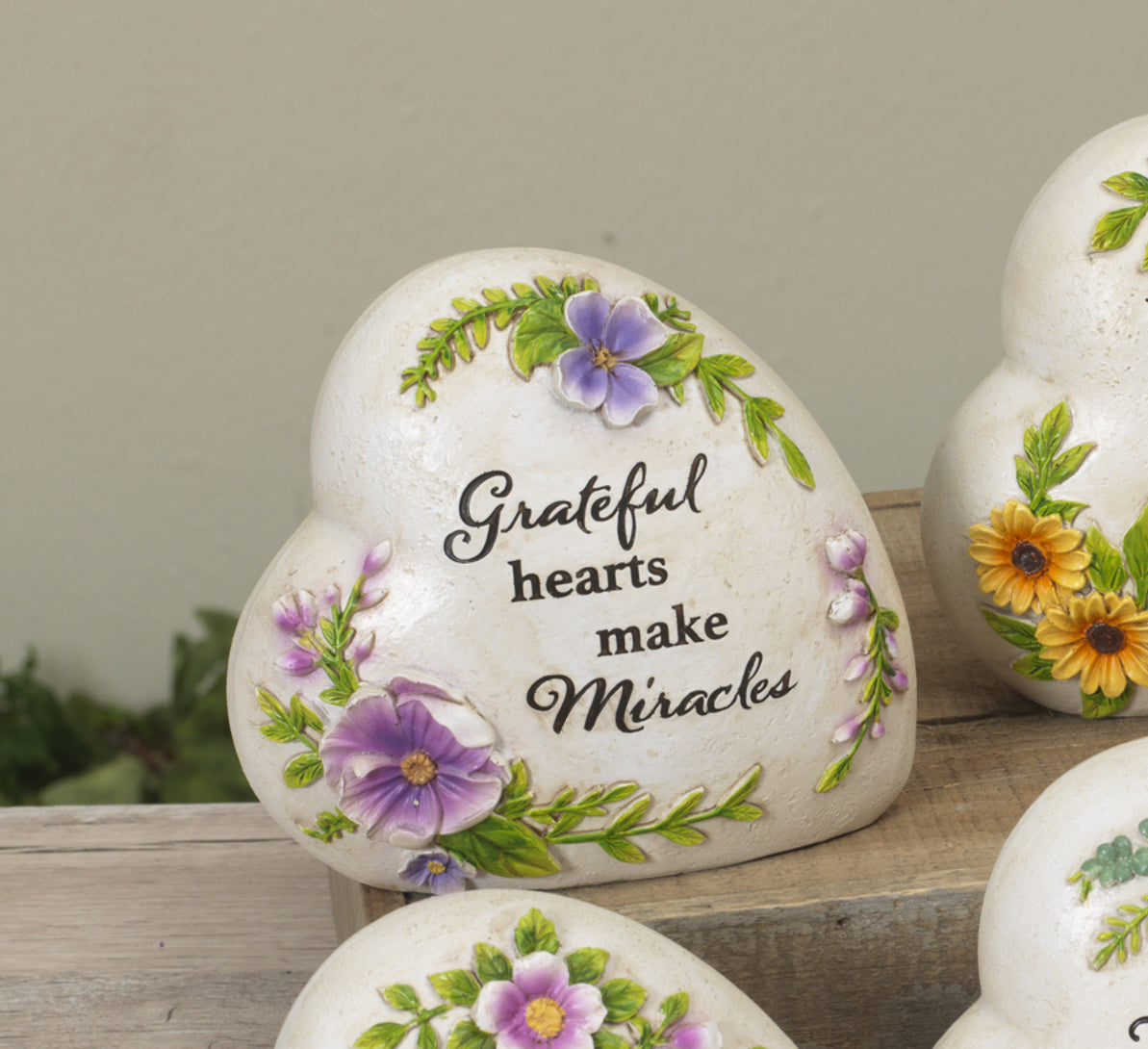 Resin Inspirational Heart Stone - Grateful Hearts make Miracles