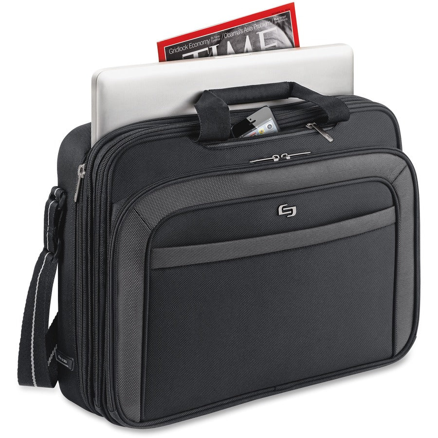 Solo Sterling Carrying Case (Briefcase) for 17 Notebook - Black" CLA314-4