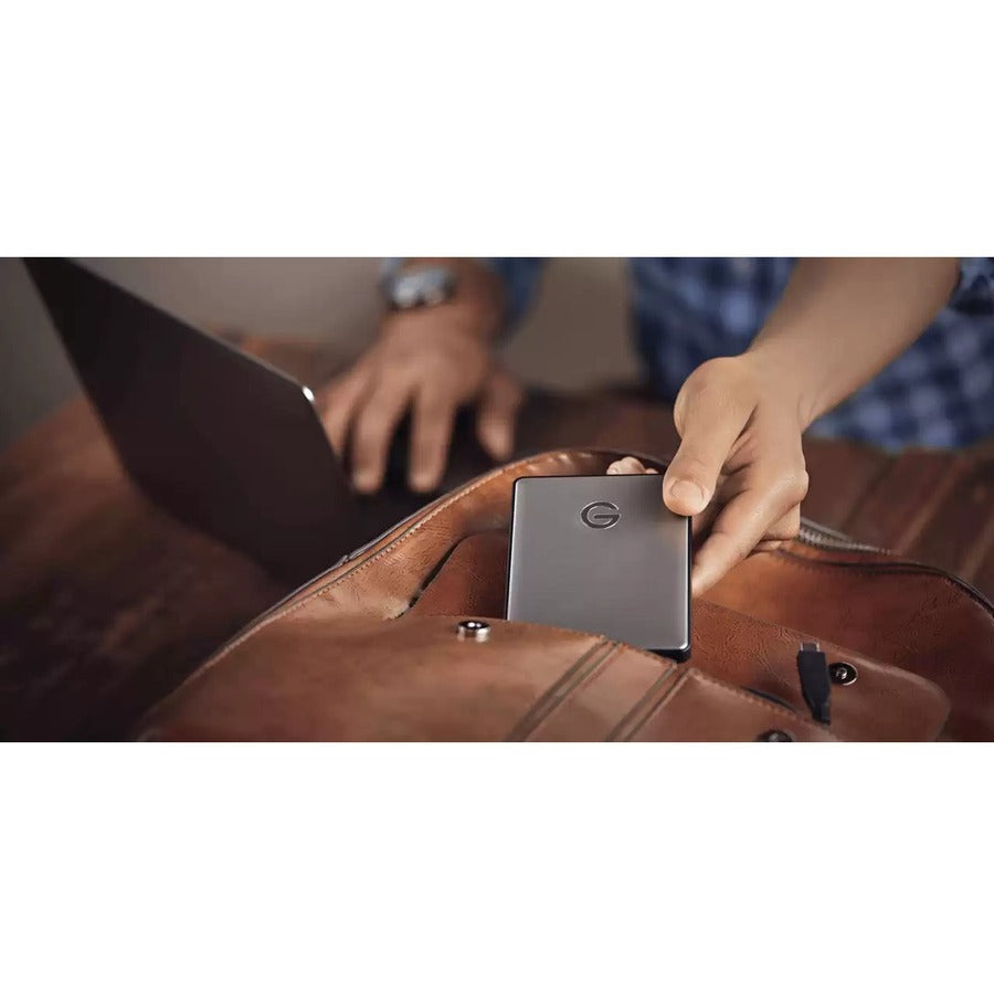 WD-IMSourcing G-DRIVE mobile USB-C 4 TB Portable Hard Drive - 2.5 External - Silver" 0G10348-1