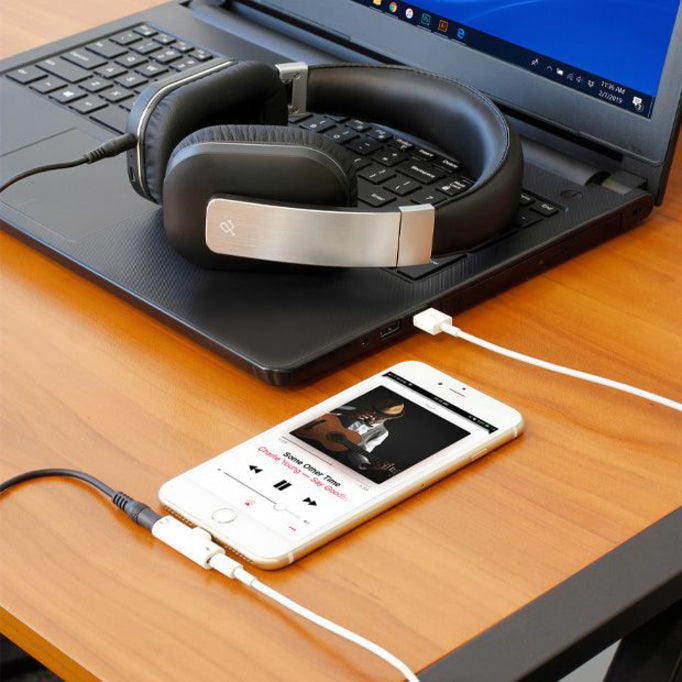 Aluratek Lightning + 3.5 mm Adapter For iPhone/iPad ADLA01F