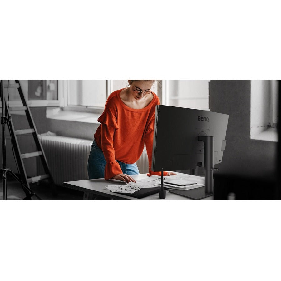 BenQ PD2705U 27 4K UHD IPS USB-C Calibrated LCD Monitor for Designer - 16:9 - Gray"