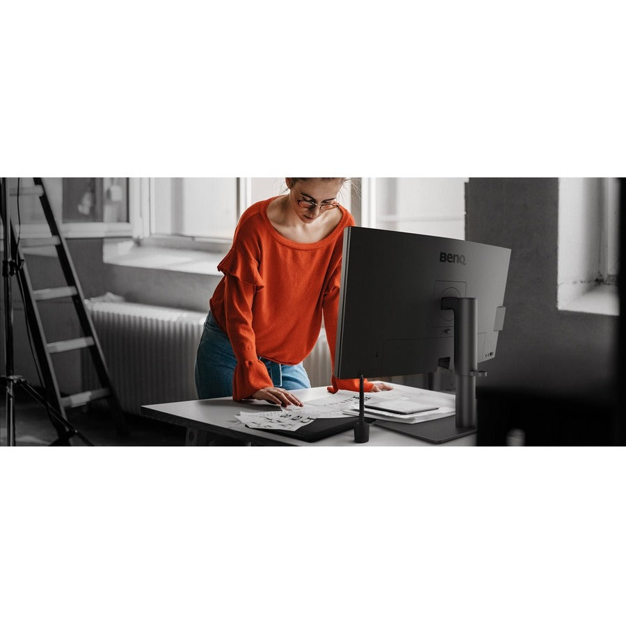 BenQ PD3205U 32 4K UHD IPS USB-C Calibrated LCD Monitor for Designer - 16:9 - Gray"