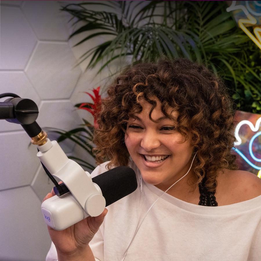 Blue Wired Dynamic Microphone - Off White