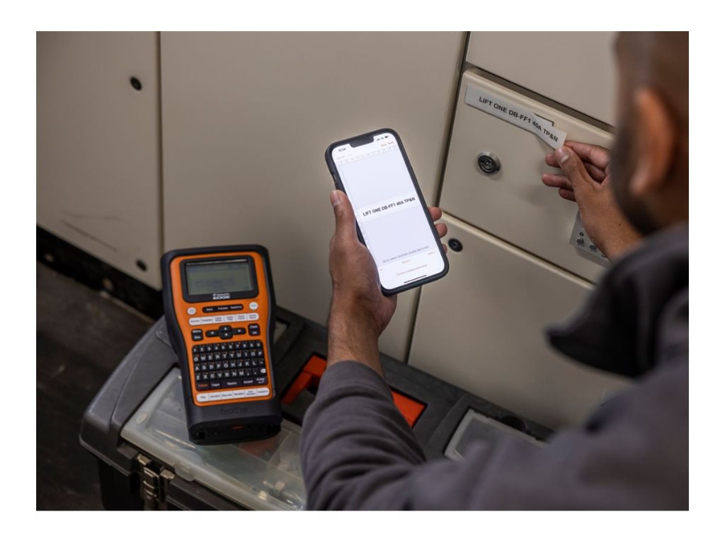 Brother P-Touch EDGE PT-E560BTVP - Labelmaker - B/W - thermal transfer - - 180 dpi - up to 70.9 inch/min - USB 3.0, Bluetooth PTE560BTVP