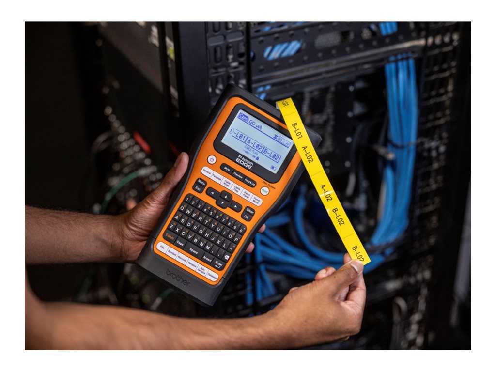 Brother P-Touch EDGE PT-E560BTVP - Labelmaker - B/W - thermal transfer - - 180 dpi - up to 70.9 inch/min - USB 3.0, Bluetooth PTE560BTVP