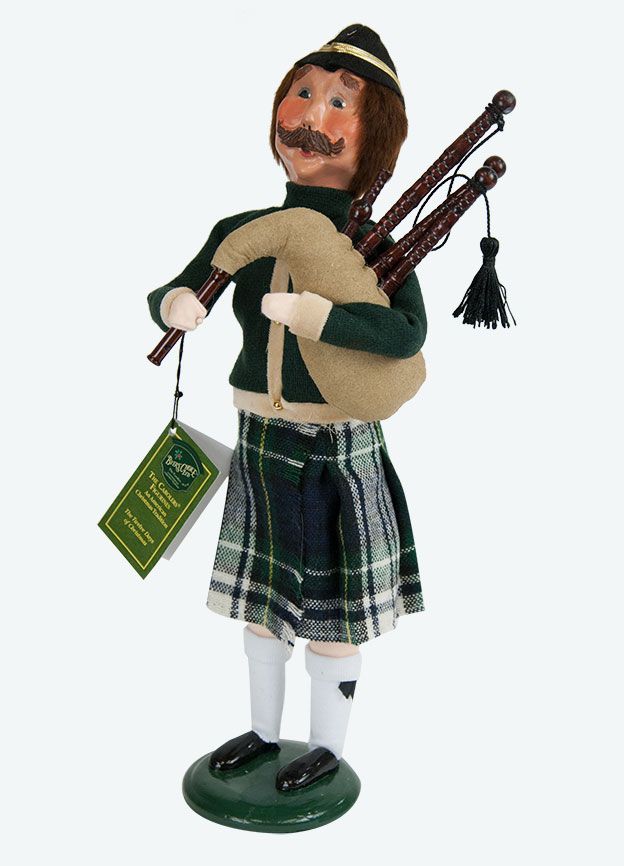 Byers' Choice 11 Pipers Piping