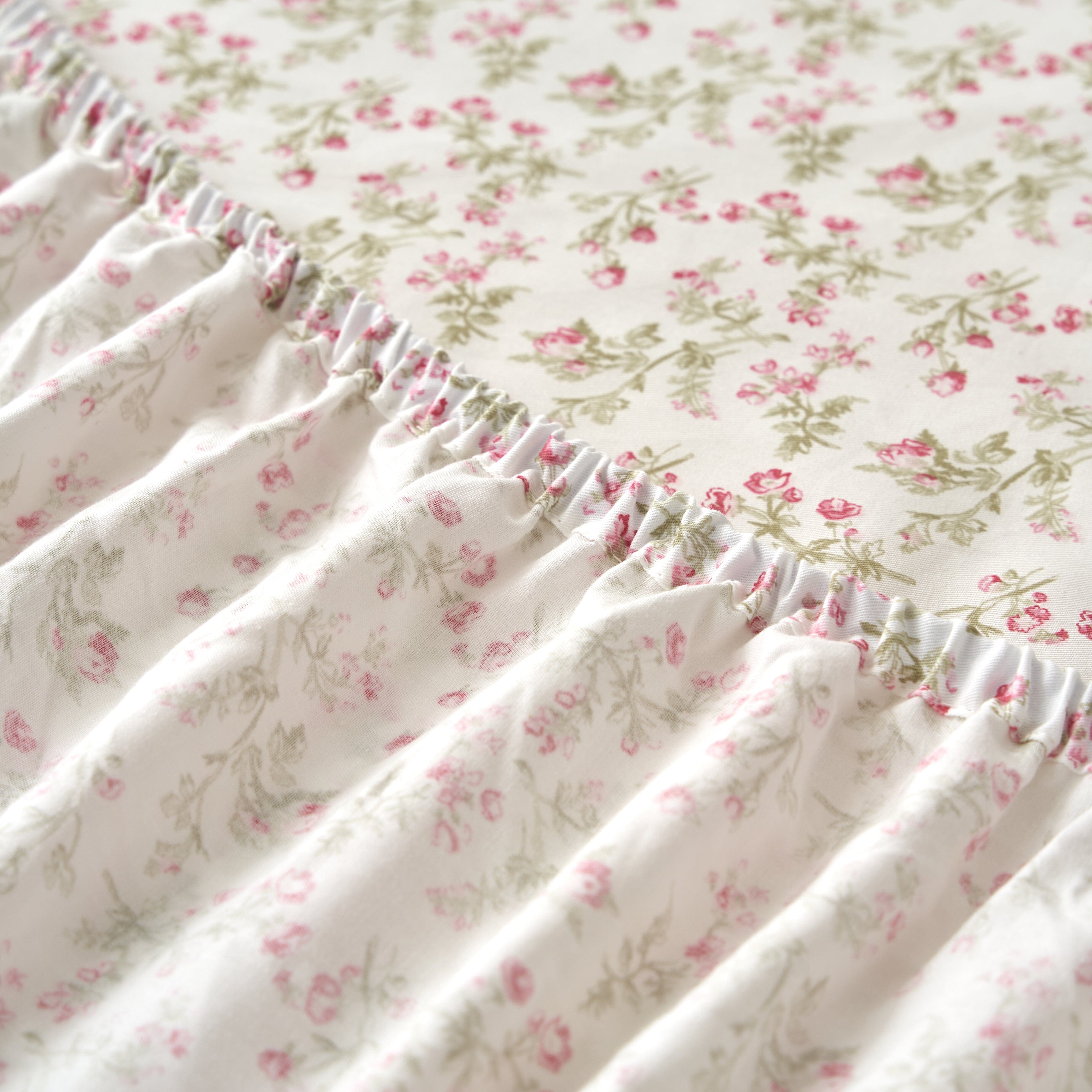 DaDa Bedding Collection Romantic Coquette Sheet Set - 100% Cotton [ Poplin Cotton ] Floral Fitted & Flat Sheets with Pillowcases - Deep Pocket Design - Soft, Breathable, Wrinkle-Resistant