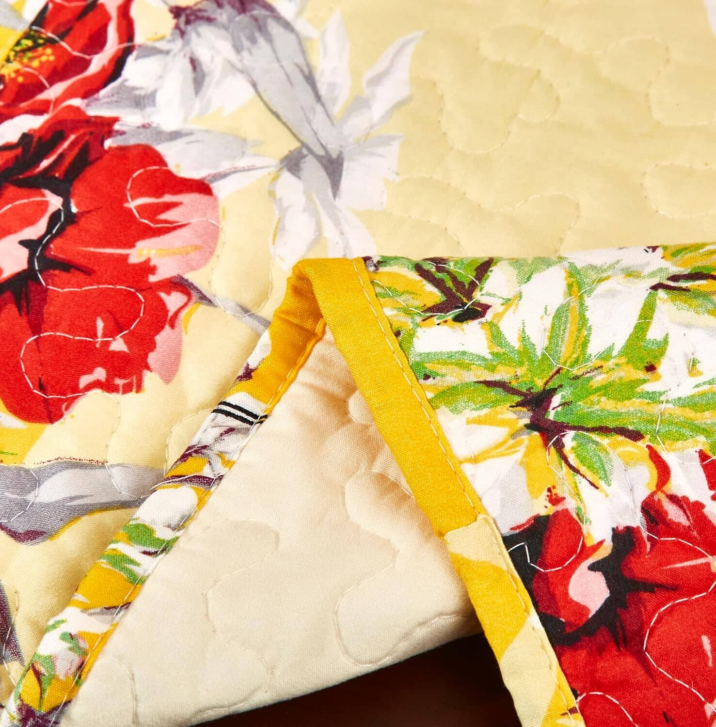 DaDa Bedding Radiant Sunshine Yellow Floral Dining Table Placemats - Set of 4-Pieces Quilted Hummingbirds Farmhouse Red Flowers - 13 x 19