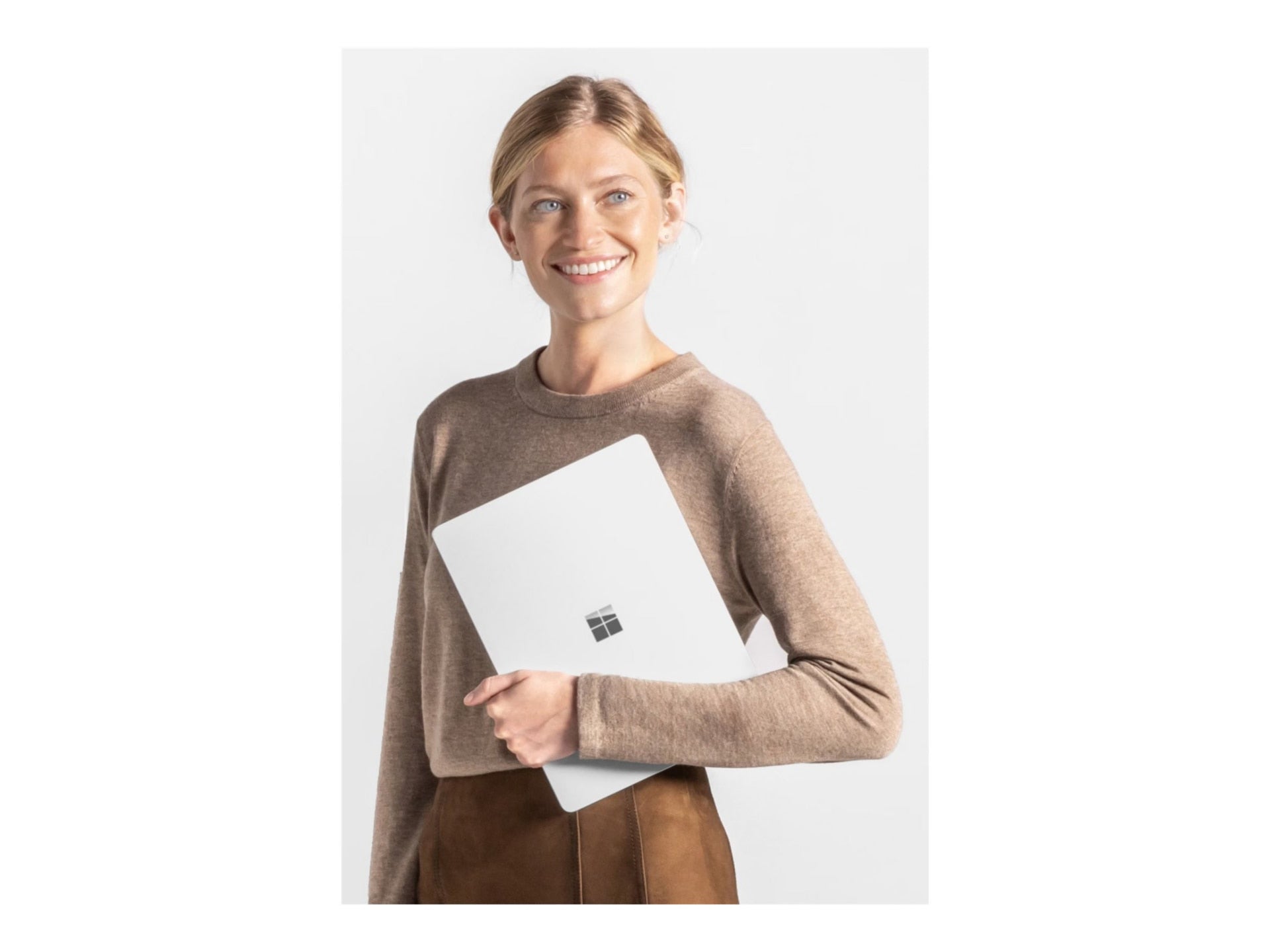 Microsoft Surface Laptop 7 15" Intel 32GB RAM 256GB SSD Win11 Platinum