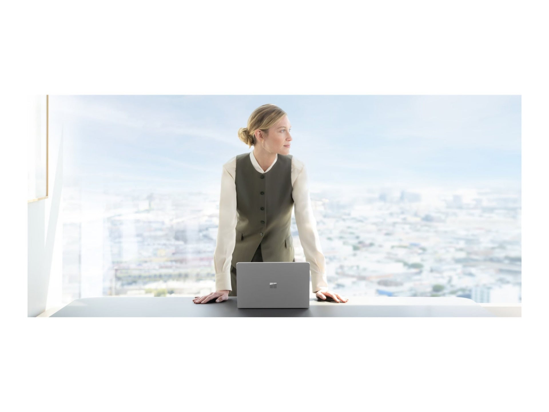 Microsoft Surface Laptop 7 15" Intel CU5 32GB RAM 256GB Win11 Platinum English