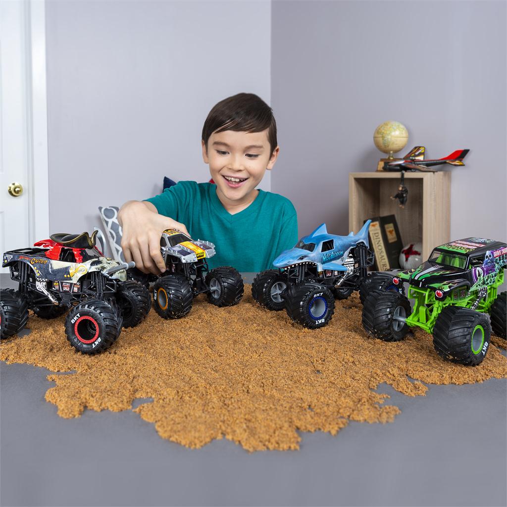 Monster Jam 1:24 Scale Monster Truck - El Toro Loco