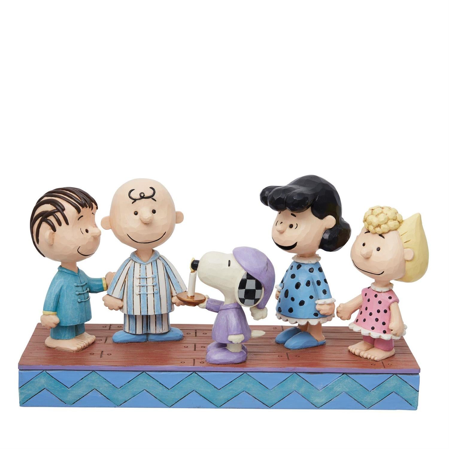 Peanuts gang in Christmas PJs