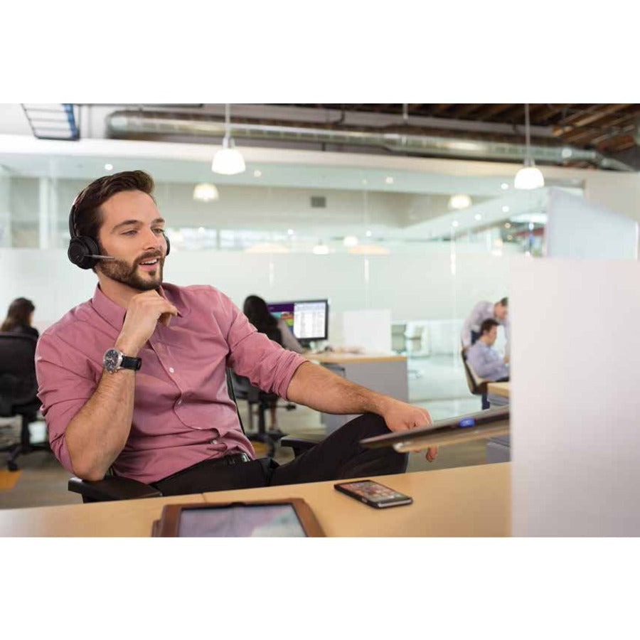 Plantronics B825 Voyager Focus UC Headset 202652-103