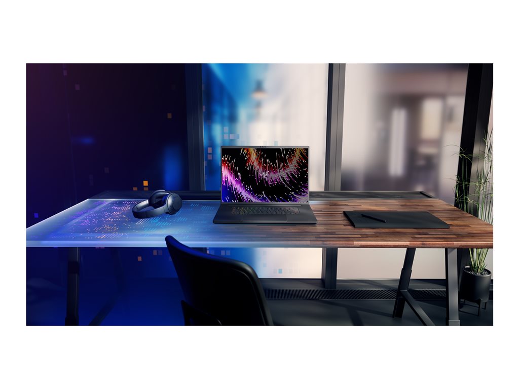Razer Blade 18 - Intel Core i9 - 13950HX / up to 5.5 GHz - Win 11 Home - NVIDIA GeForce RTX 4090 - 32 GB RAM - 1 TB SSD