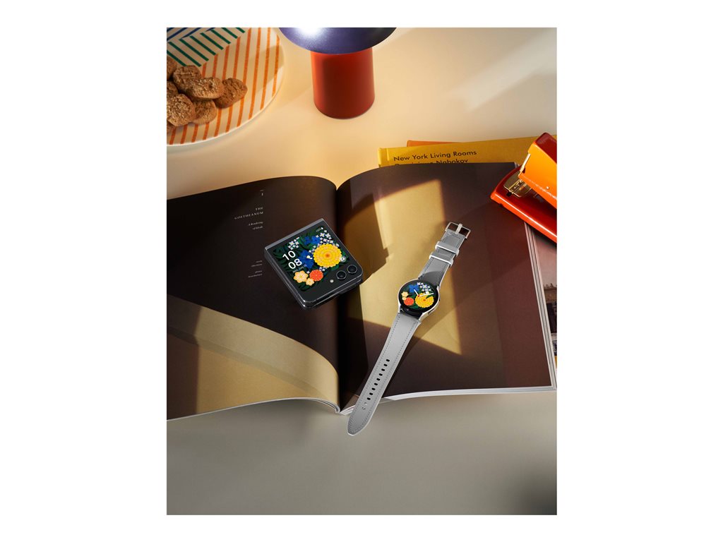 Samsung Galaxy Z Flip5 - 5G smartphone - dual-SIM - RAM 8 GB / Internal Memory 256 GB - OLED display - 6.7 - 2640 x 1080