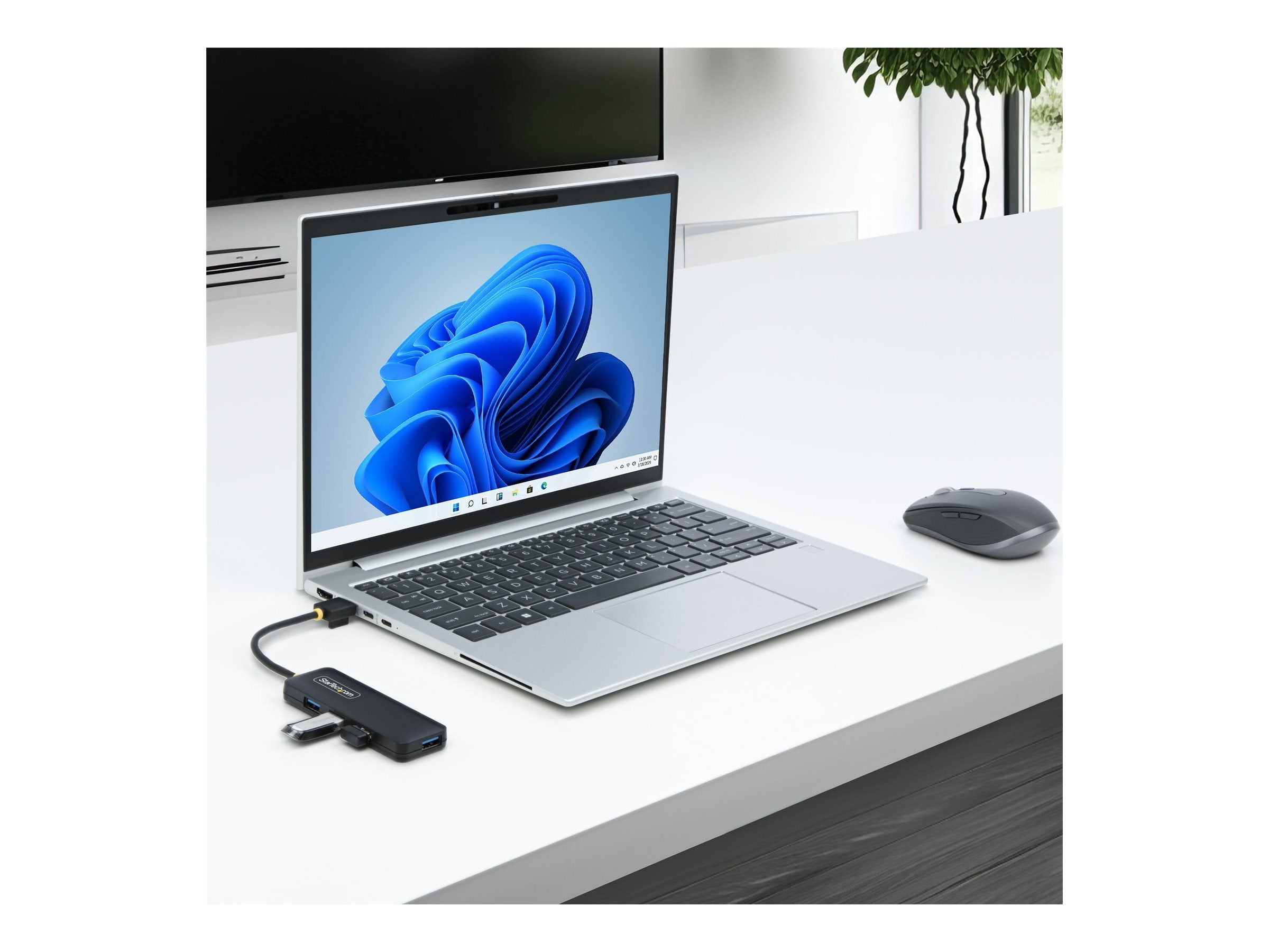 StarTech.com 4-Port USB-A Hub, 5Gbps, Bus Powered, Small Travel Mini Hub - Hub - 4 x USB 3.2 Gen 1 - desktop