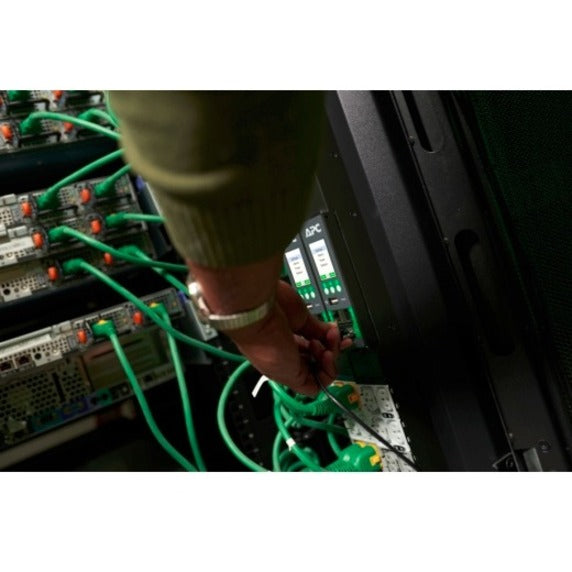 Switched Power Distribution Unit - APC NetShelter Rack PDU Advanced | Schneider Electric APDU10151SW