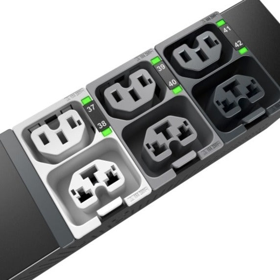 Switched Power Distribution Unit - APC NetShelter Rack PDU Advanced | Schneider Electric APDU10151SW