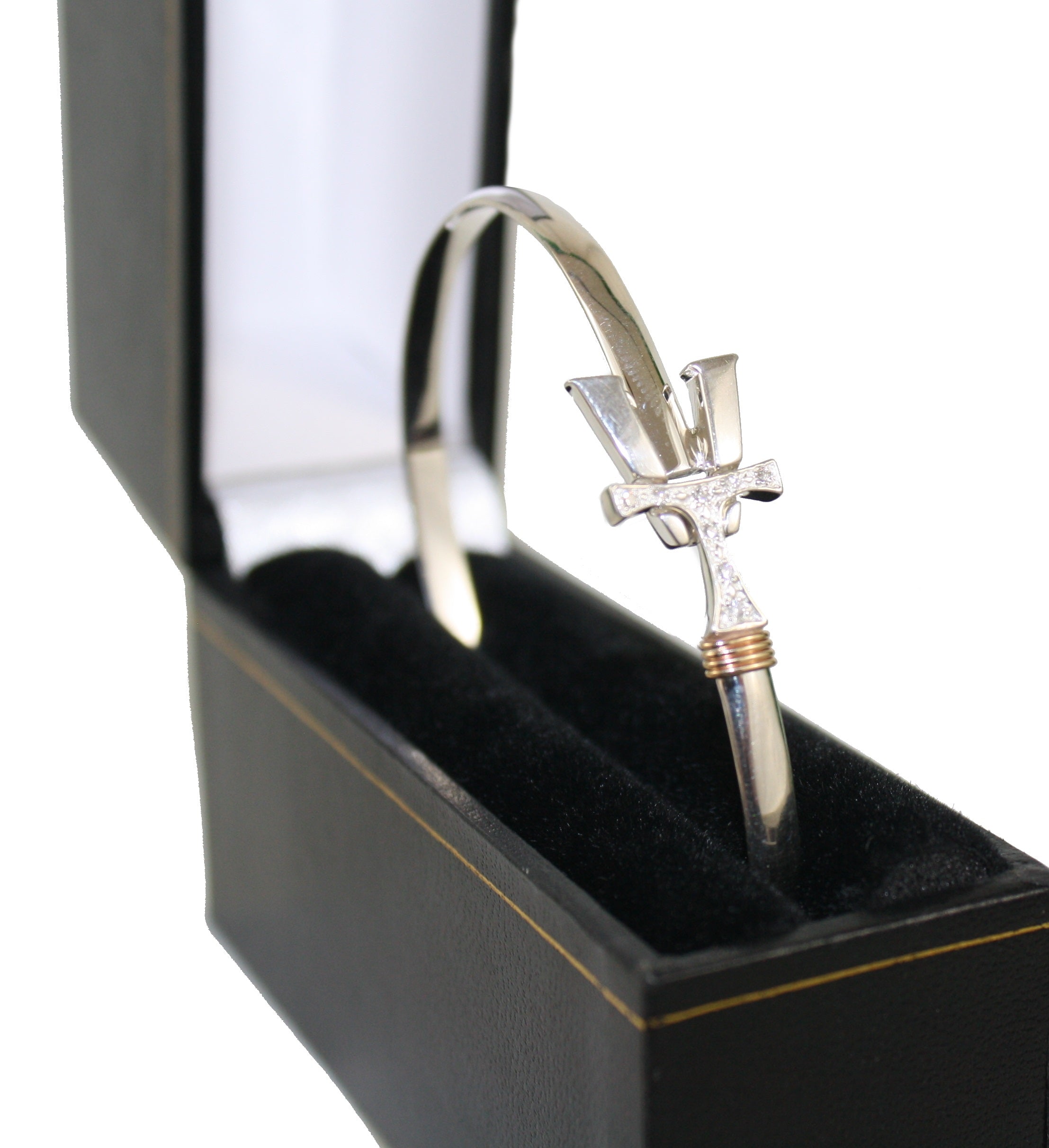 Vermont Hook Bracelet Silver with Diamond Accents - 4mm Band - 7 Inch