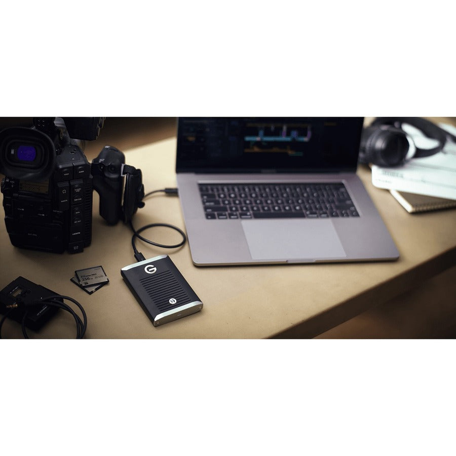 WD-IMSourcing G-DRIVE mobile Pro GDMOPTB3WB10001DBB 1 TB Portable Solid State Drive - External - PCI Express NVMe - Black 0G10311-1