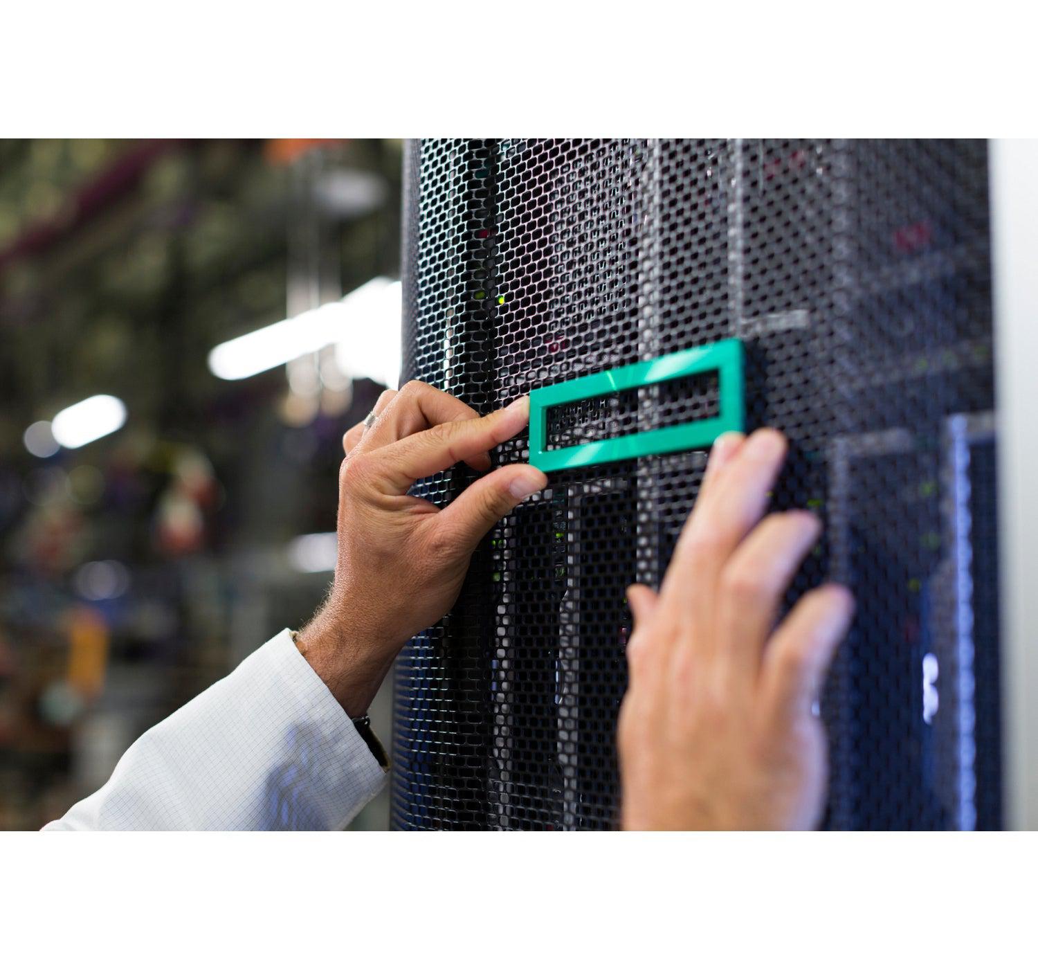 Hewlett Packard Enterprise Q2P93A Storage Drive Enclosure 3.5"